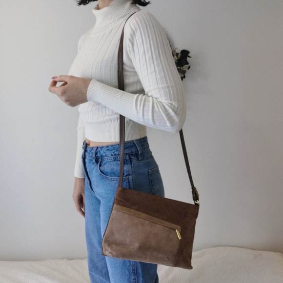 Vintage Brown suede crossbody bag, boho style minimalist purse - Picture 2 of 7